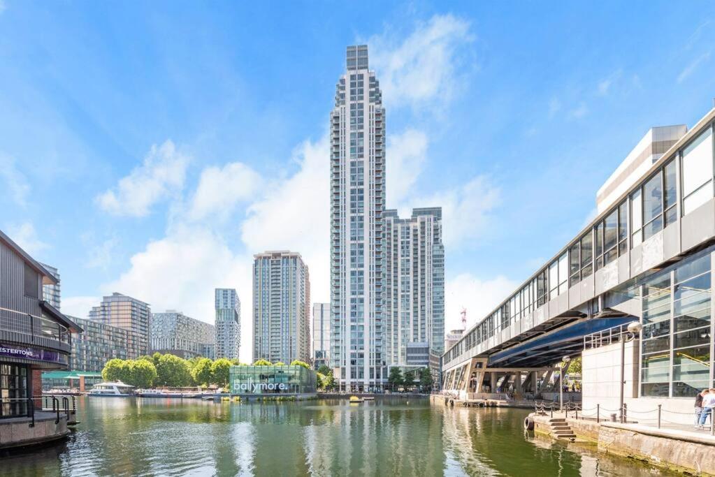 Skyview Waterside City Luxury Apartment London Exterior foto